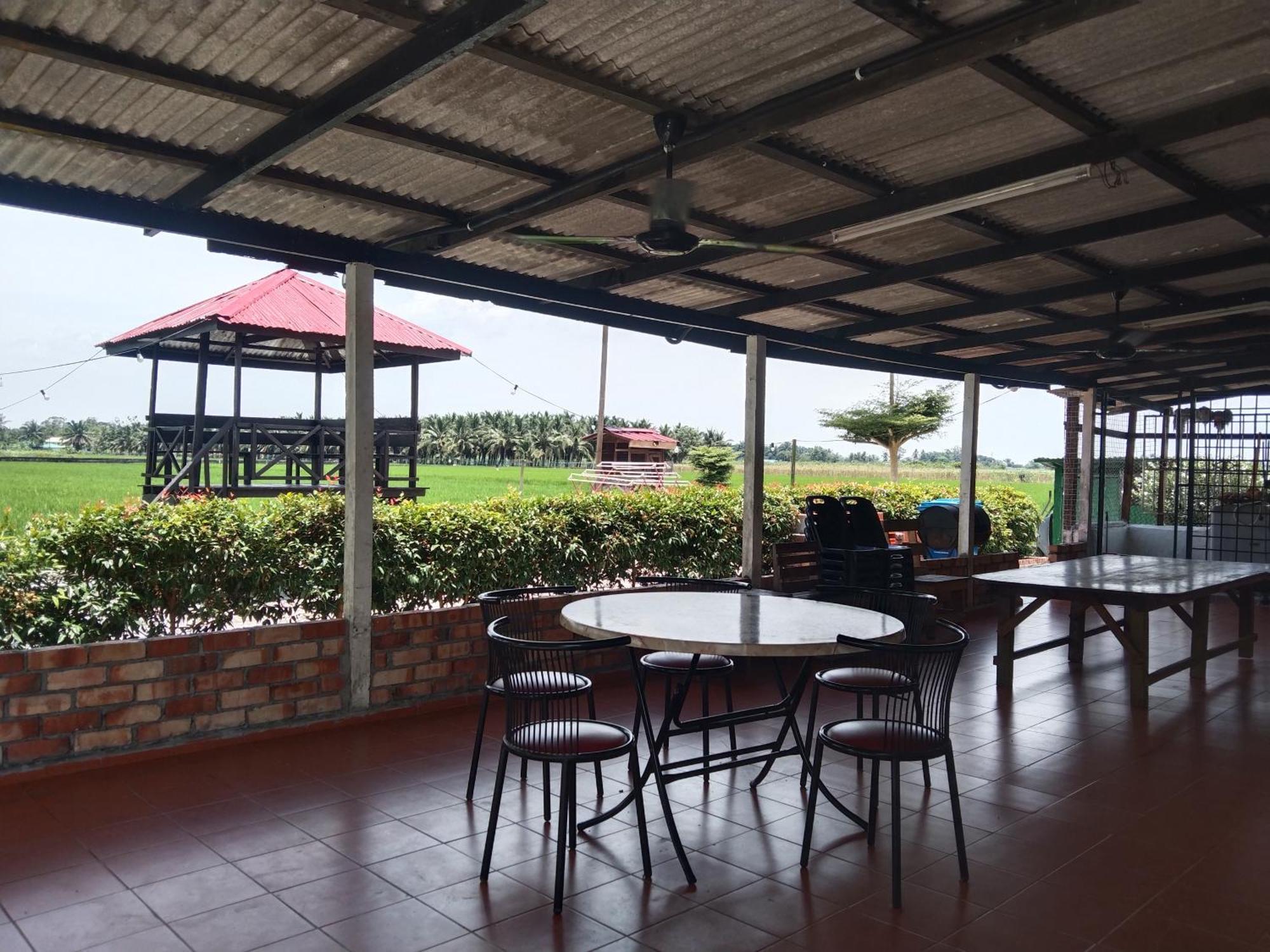 Casa Villa Homestay Sekinchan Exterior photo